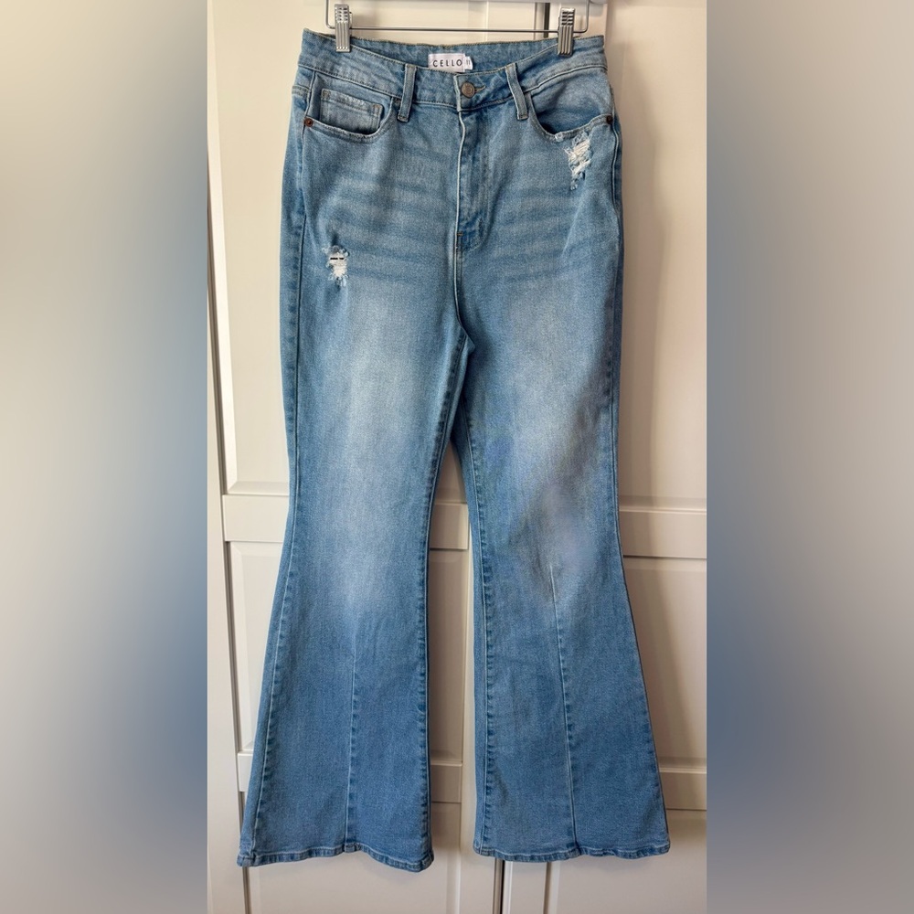 Cello High-Rise Distressed, Light Blue, Flare Bootcut Jeans Junior Size :11